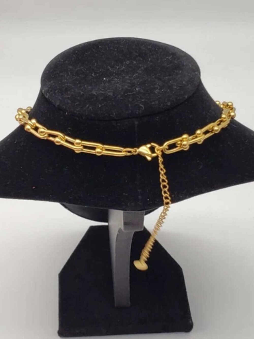 Gold-Plated Necklace with Authentic Louis Vuitton Padlock - Picture 7 of 9